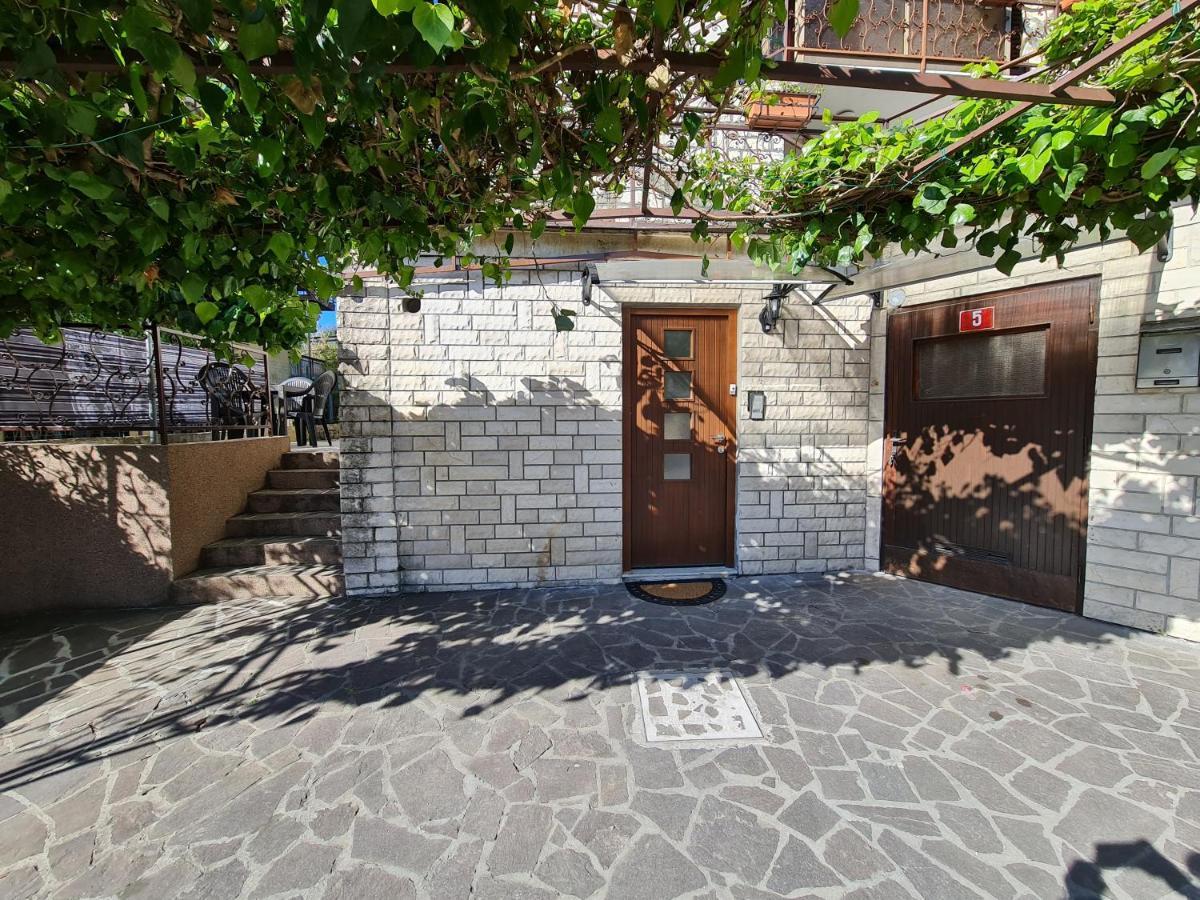 Apartma Pina Lägenhet Izola Exteriör bild