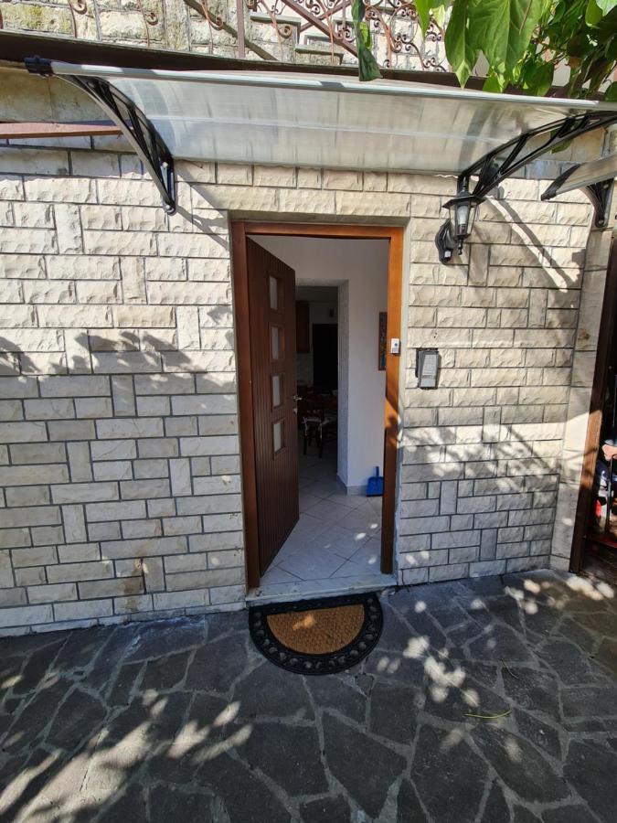 Apartma Pina Lägenhet Izola Exteriör bild