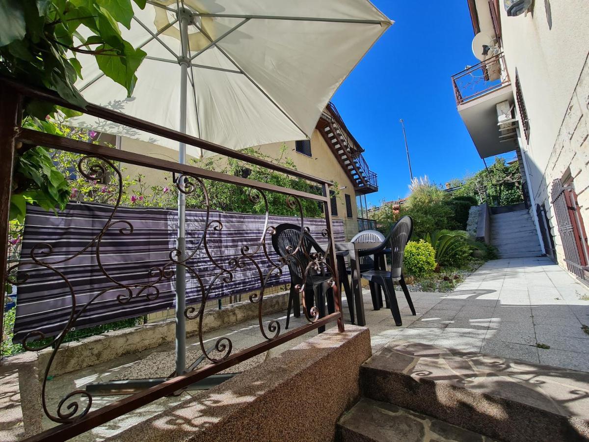 Apartma Pina Lägenhet Izola Exteriör bild