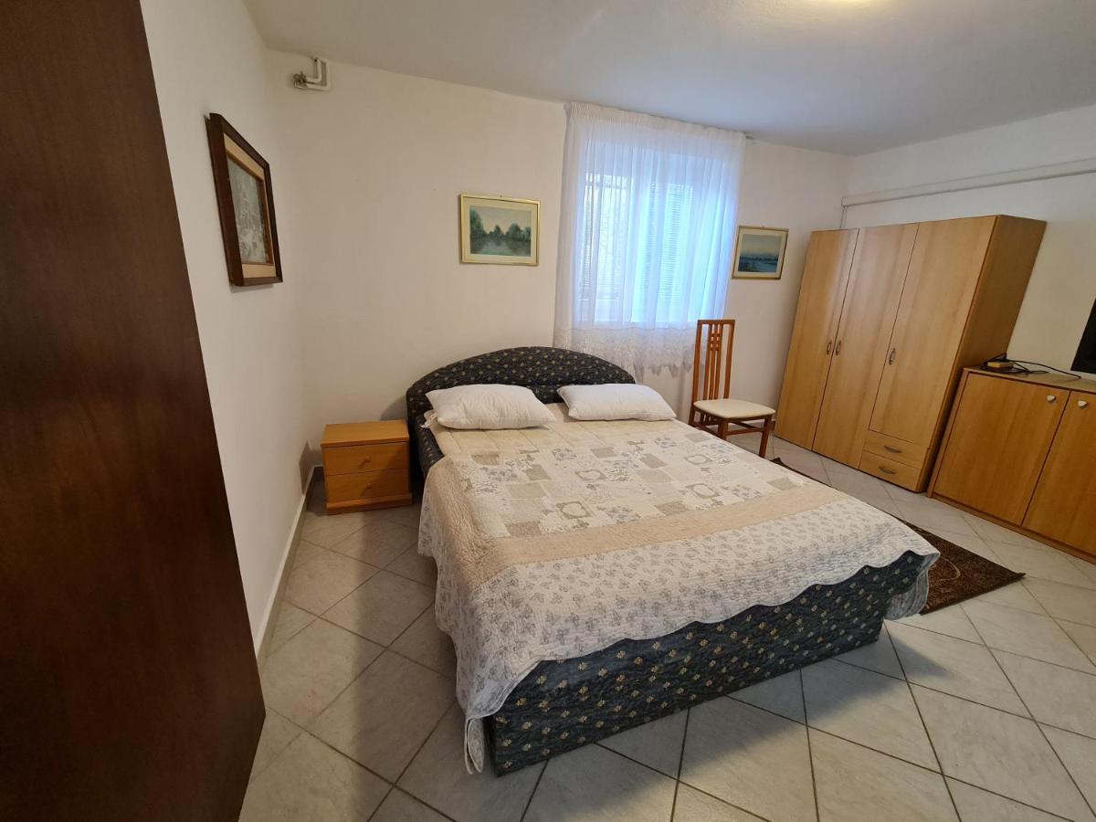 Apartma Pina Lägenhet Izola Exteriör bild