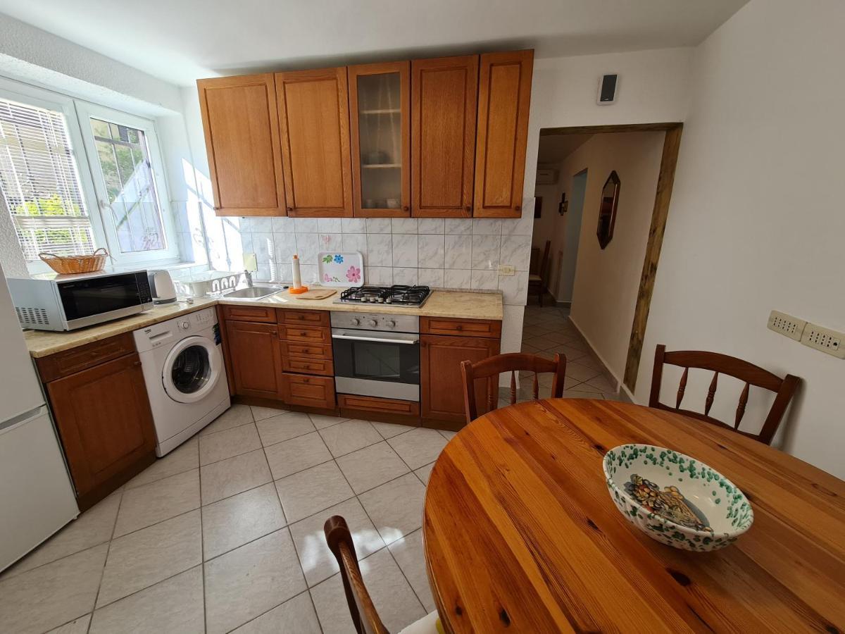 Apartma Pina Lägenhet Izola Exteriör bild